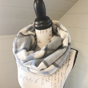 🆕 NWT LOFT Plaid Infinity Scarf LAST ONE!!